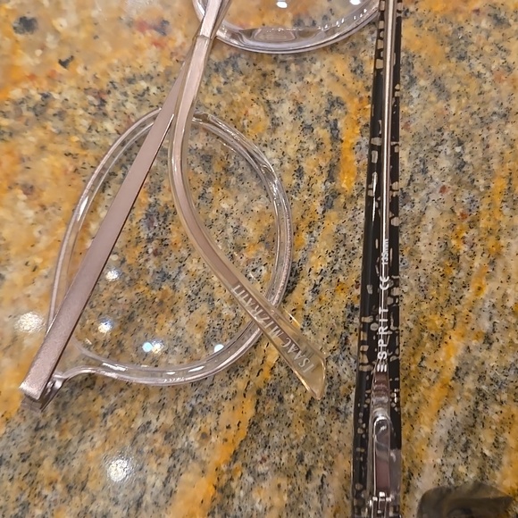 Michael Kors Case and Eyewear - Picture 4 of 5